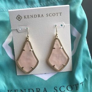 NWOT Kendra Scott rose quarts Alex earrings